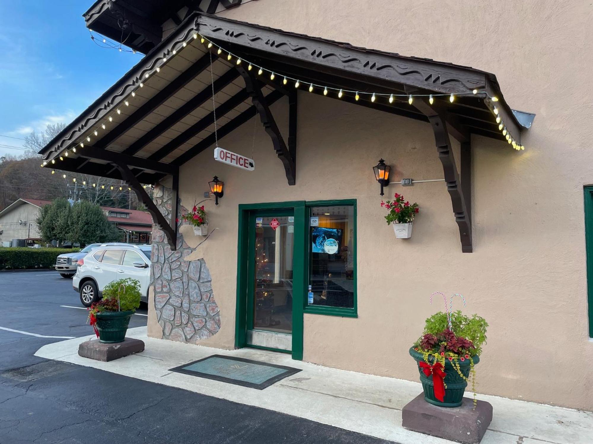 Quality Inn Downtown Хелън Екстериор снимка