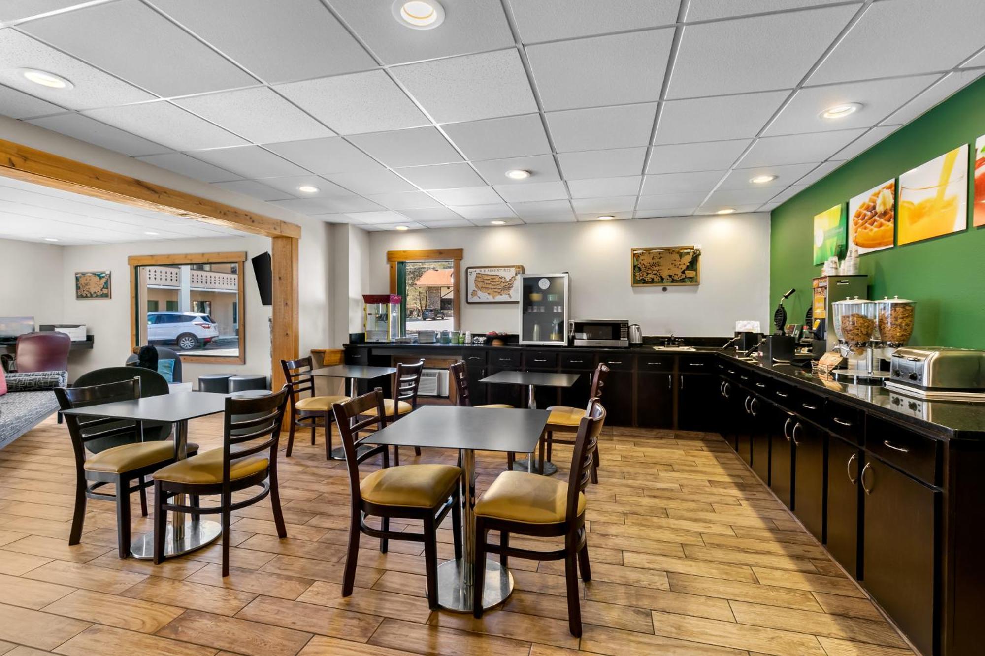 Quality Inn Downtown Хелън Екстериор снимка