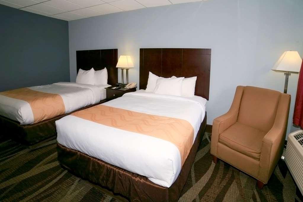 Quality Inn Downtown Хелън Стая снимка