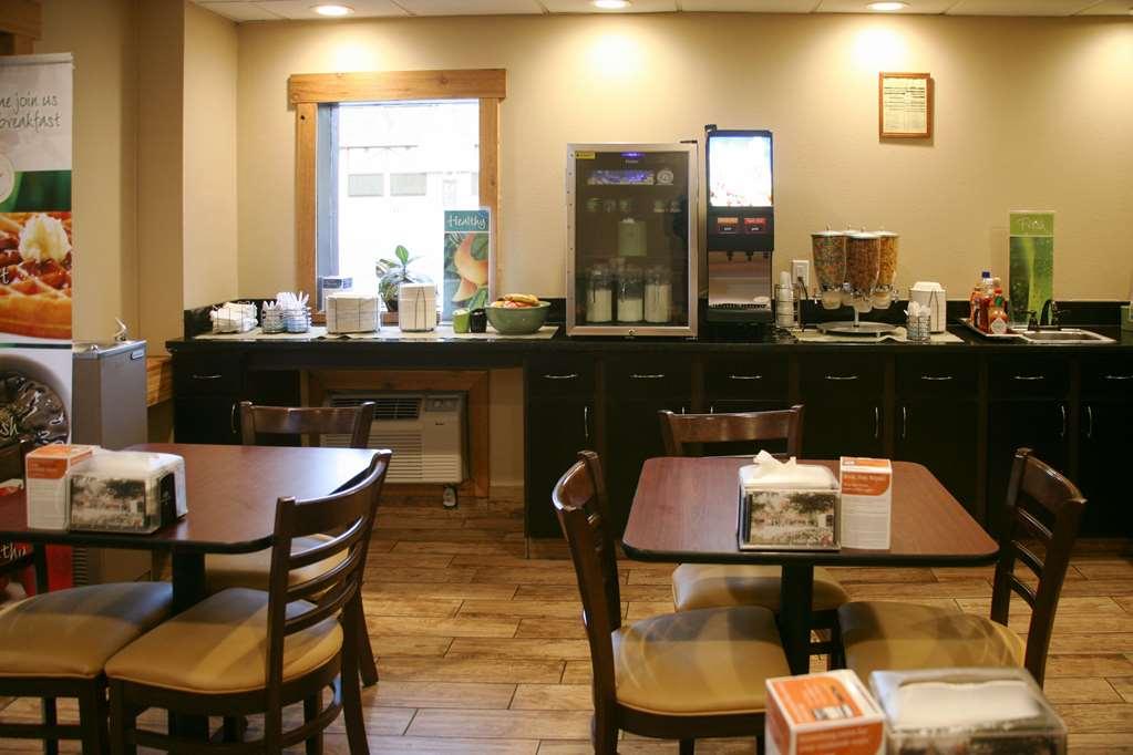 Quality Inn Downtown Хелън Ресторант снимка
